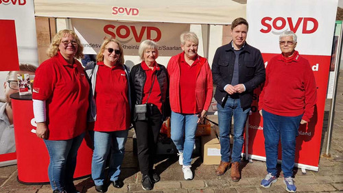 V. li.: Ilona Schad-Schery, Kerstin Kühn-Halter, Inge Schmidt, Monika Six, Esra Limbacher (MdB, SPD) und Erika Abel.