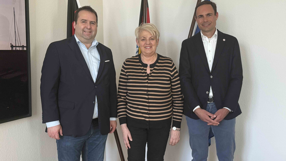 V. li.: Minister Magnus Jung, Landesfrauensprecherin Monika Six und Landesgeschäftsführer Christian Dirb.