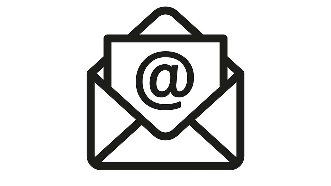 Grafik: Briefumschlag mit einem "@" Zeichen